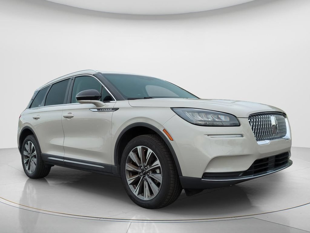 Used 2022 Lincoln Corsair Reserve w/ Elements Package FWD image 2