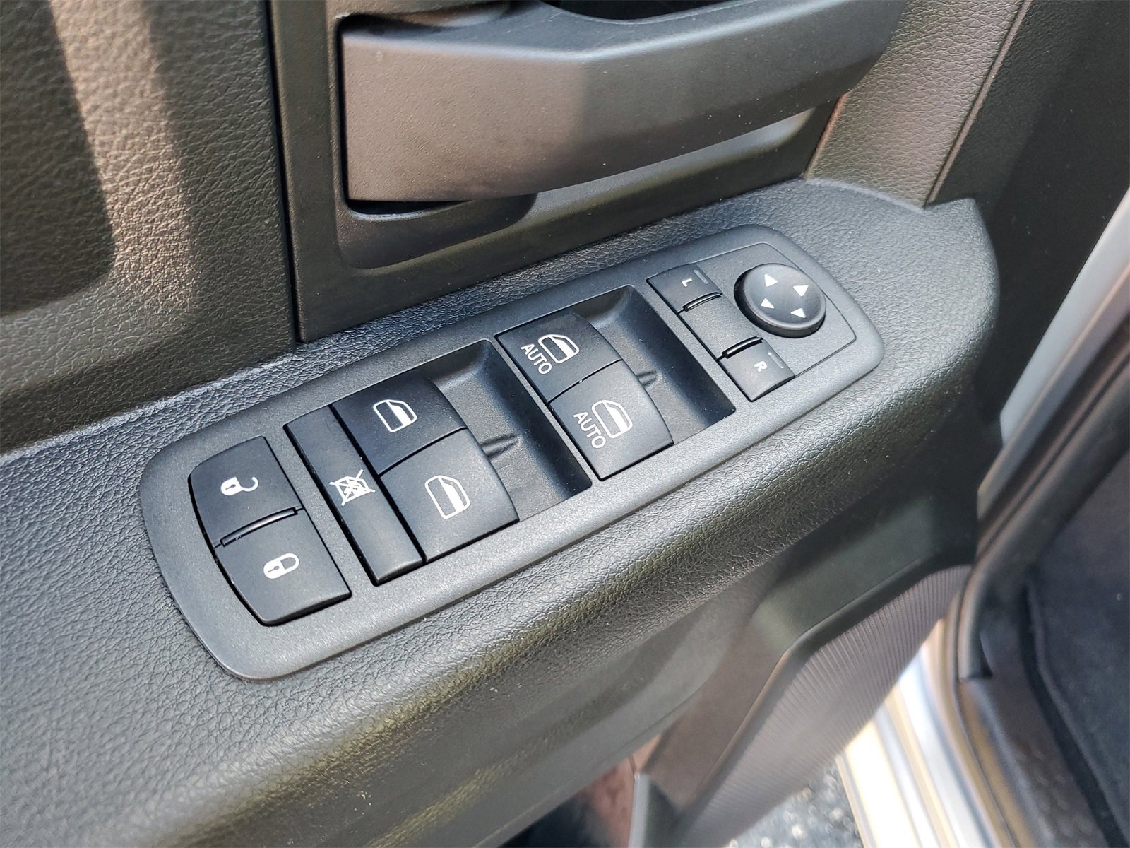 Used 2022 RAM 1500 Tradesman w/ Electronics Group image 9