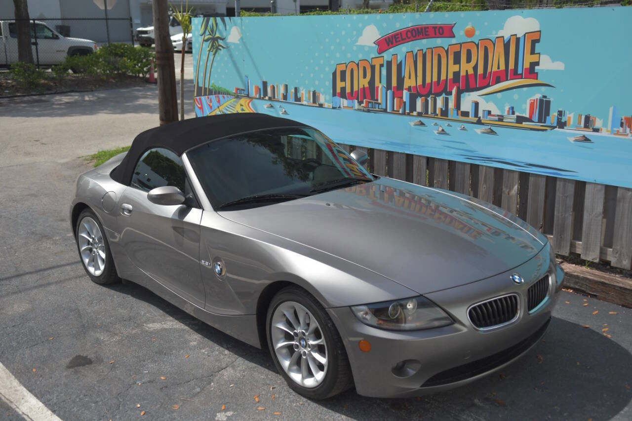 Used 2005 BMW Z4 2.5i image 25