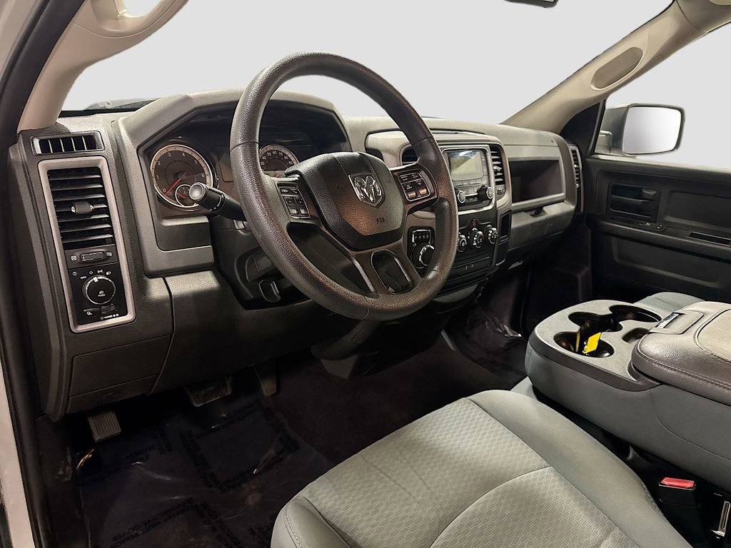Used 2019 RAM 1500 Express AWD/4WD image 9