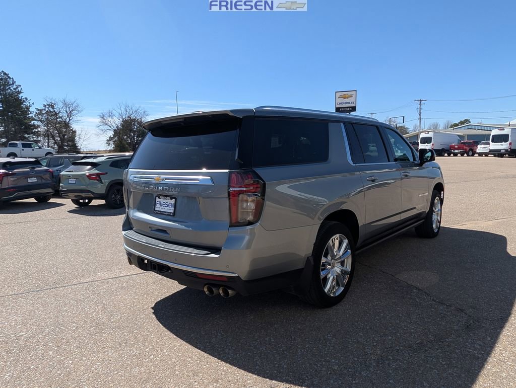 Used 2023 Chevrolet Suburban High Country image 5
