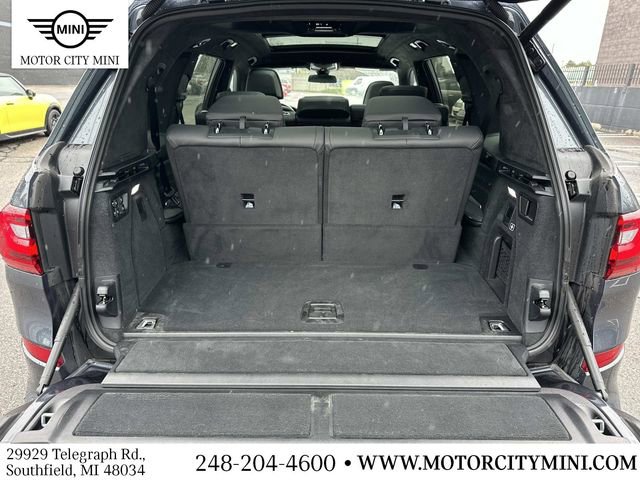 Used 2022 BMW X7 xDrive40i w/ M Sport Package image 13