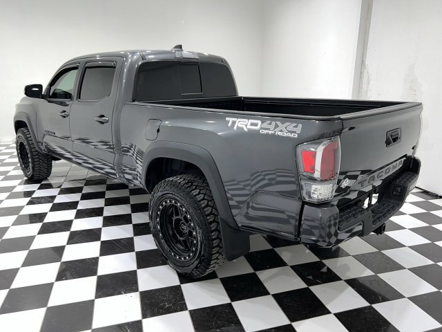 Used 2020 Toyota Tacoma TRD Off-Road w/ Technology Package AWD/4WD image 3