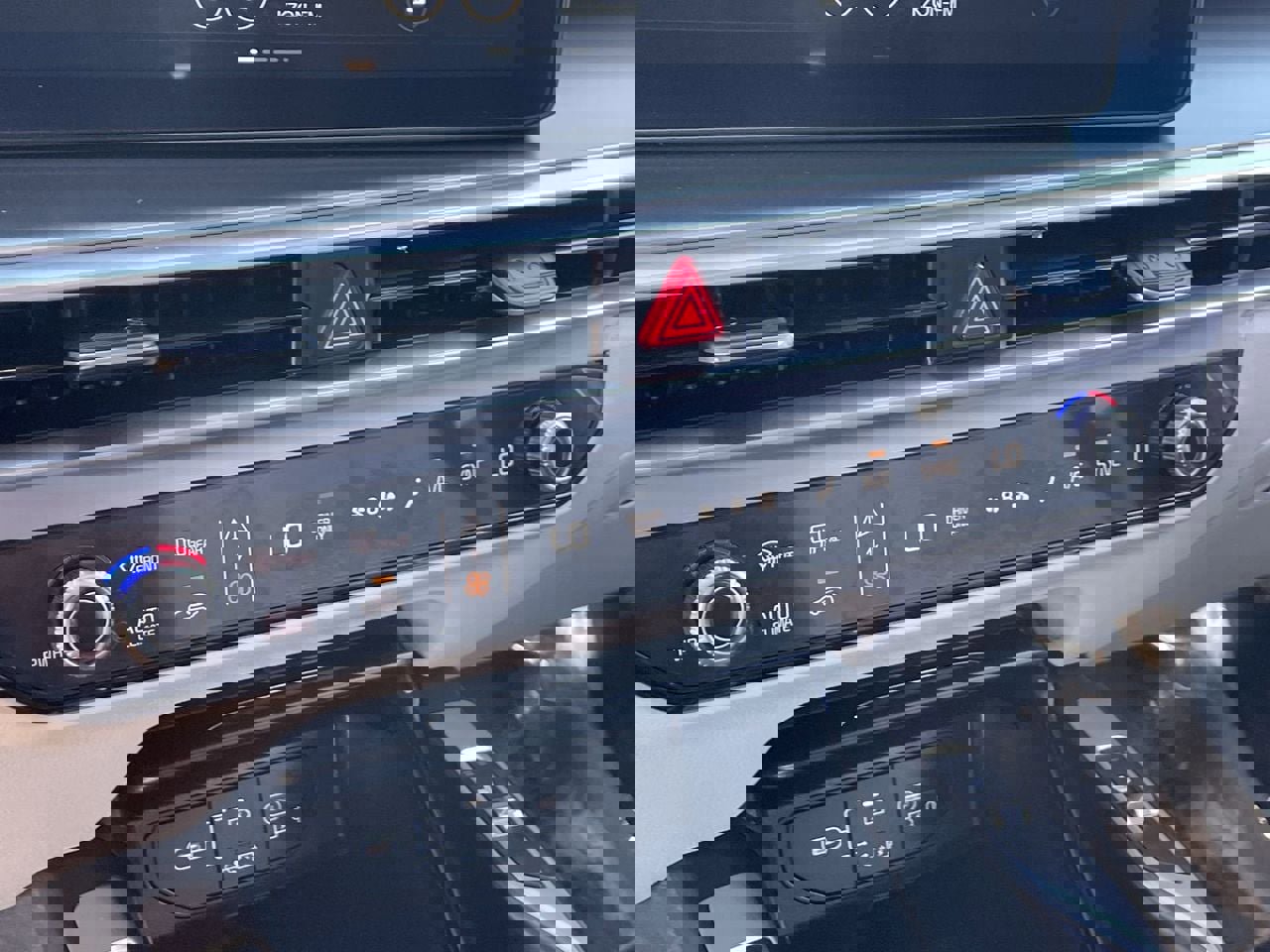 Certified 2026 Kia Sorento EX w/ EX Premium Package image 26