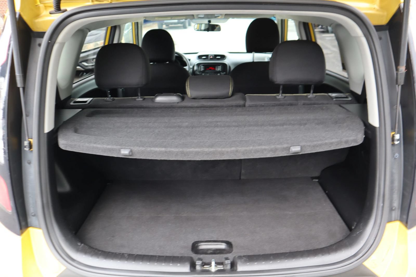 Used 2014 Kia Soul + FWD image 13