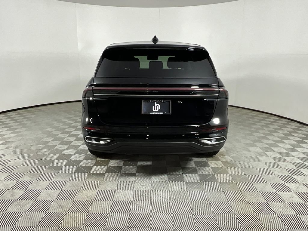 Used 2025 Lincoln Nautilus Premier image 7