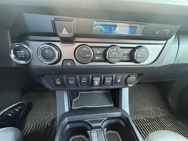 Used 2022 Toyota Tacoma TRD Sport w/ Technology Package AWD/4WD image 30