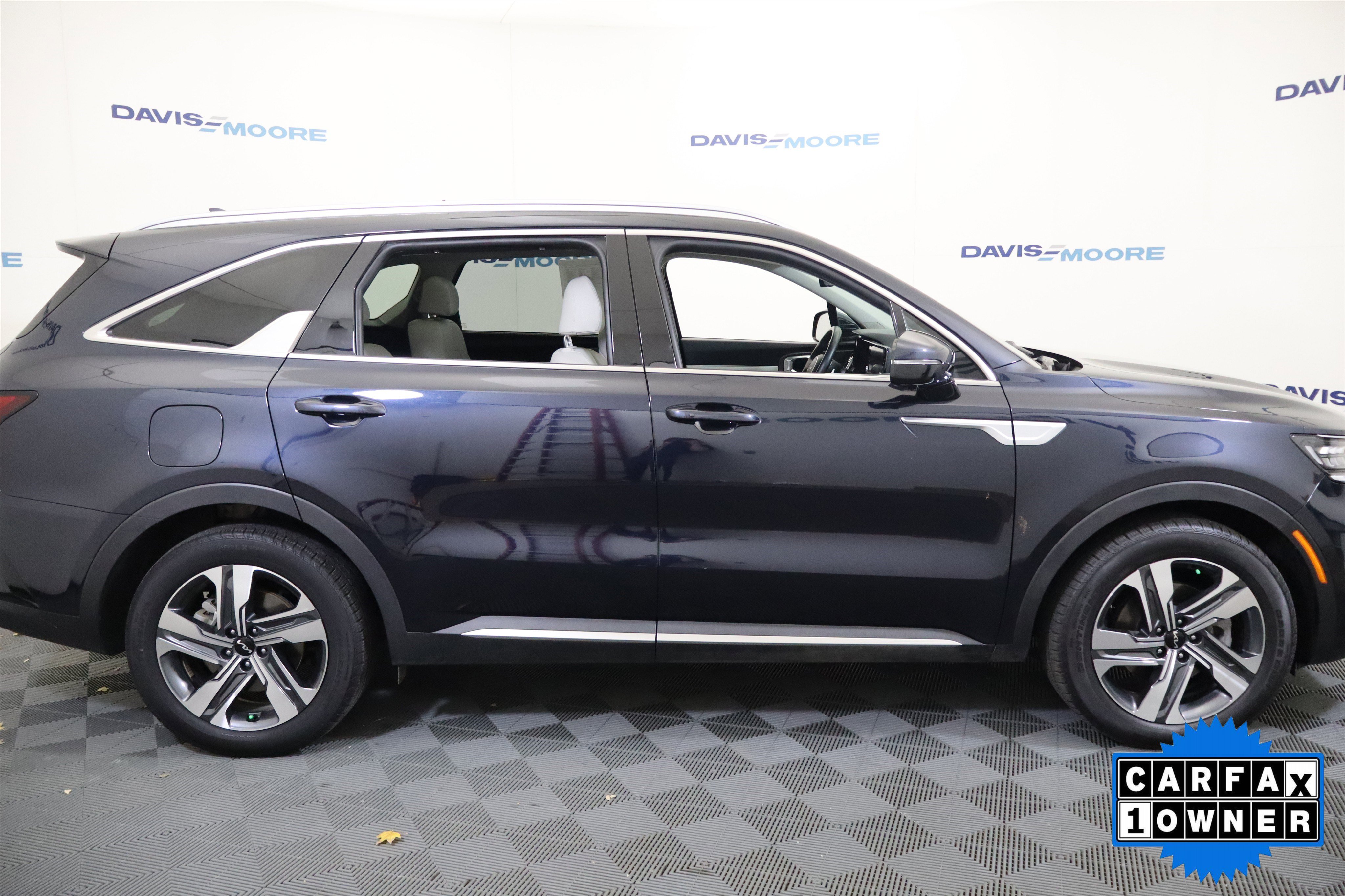 Used 2024 Kia Sorento SX Prestige image 4