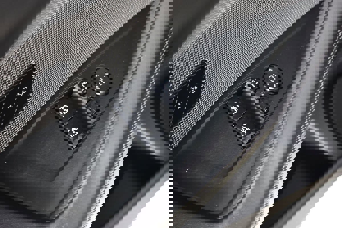 Used 2021 BMW M4 Competition w/ Executive Package RWD image 21