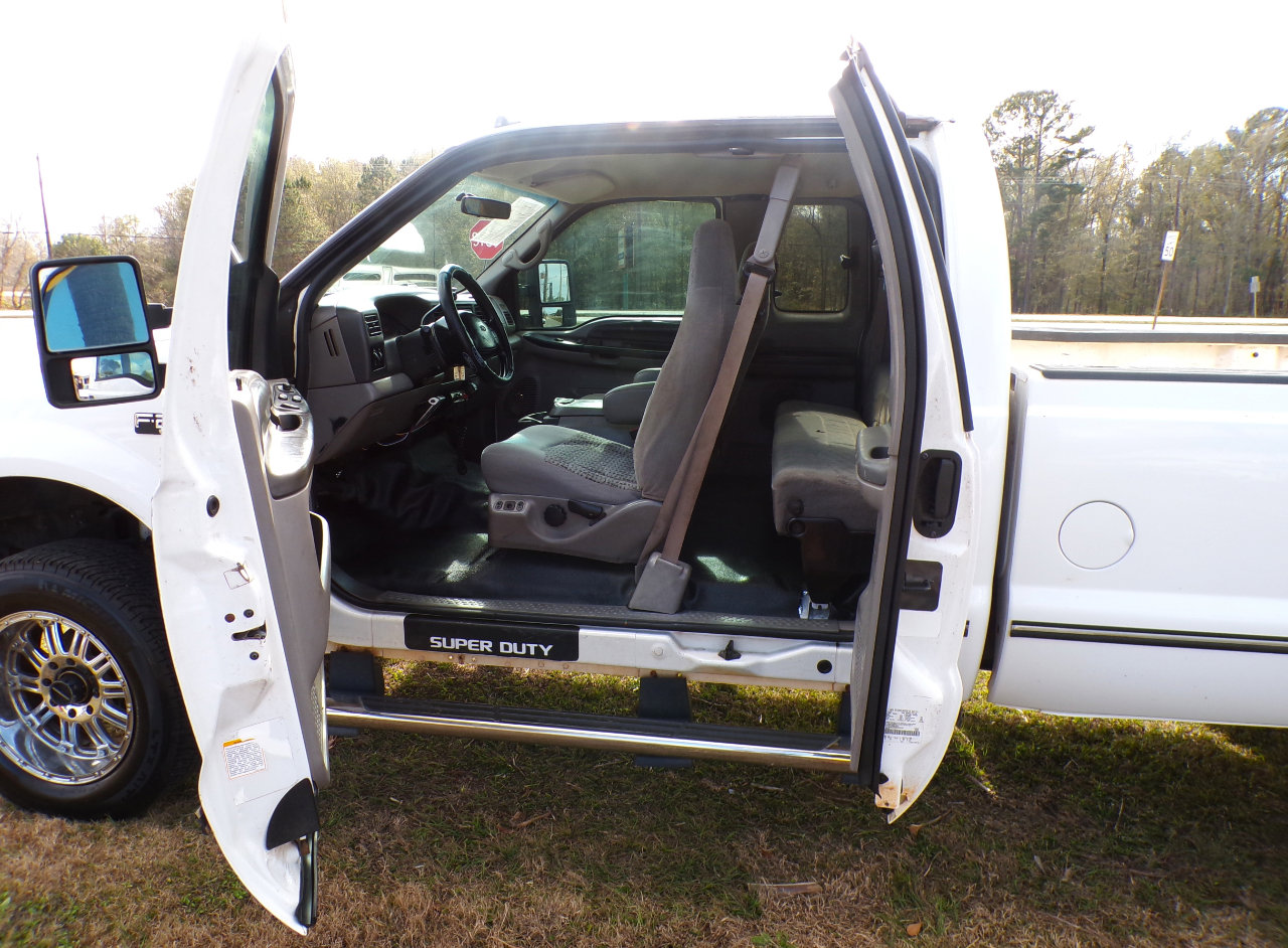 Used 1999 Ford F250 Lariat image 35