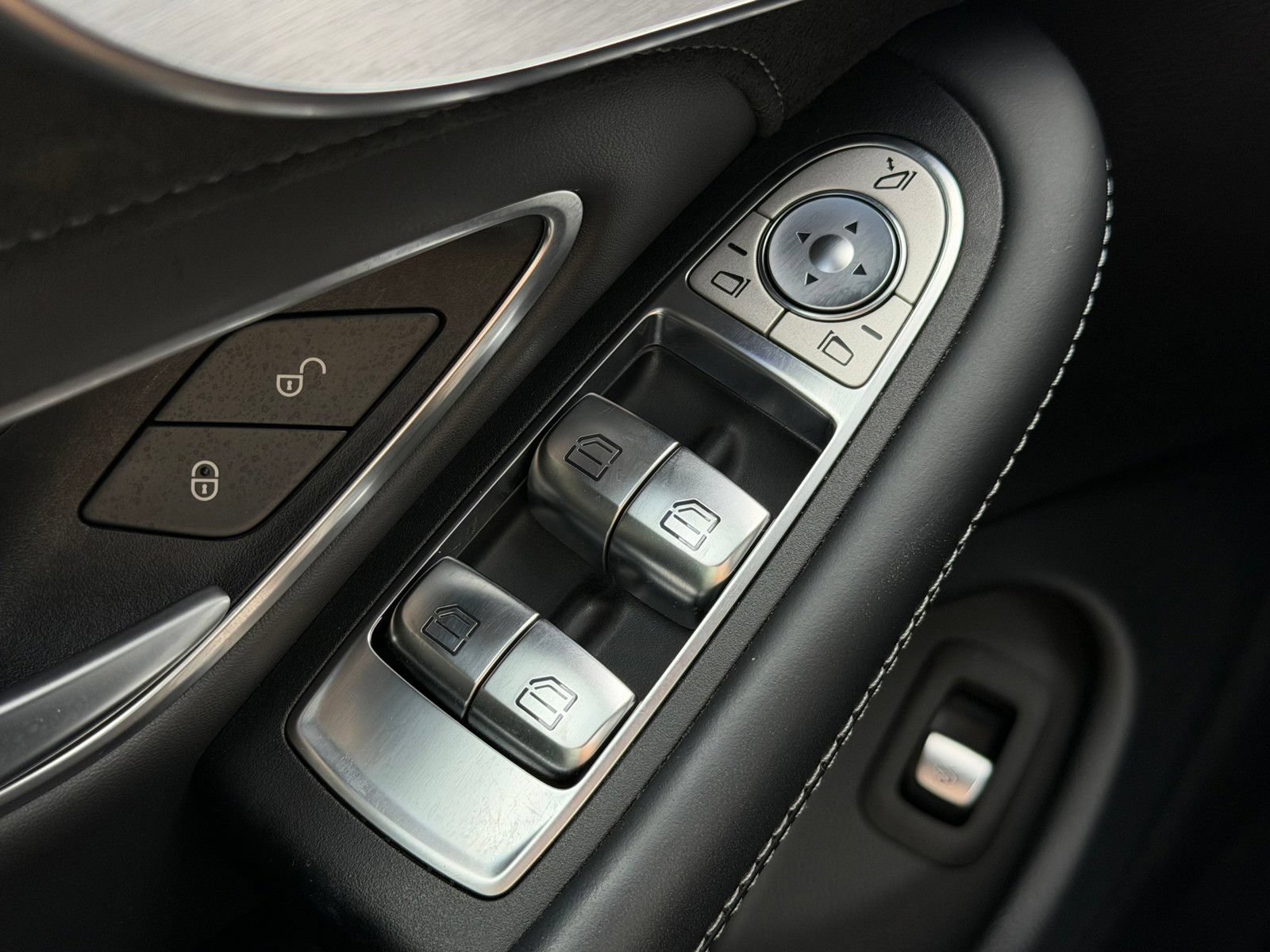 Certified 2020 Mercedes-Benz C 63 AMG Cabriolet image 21