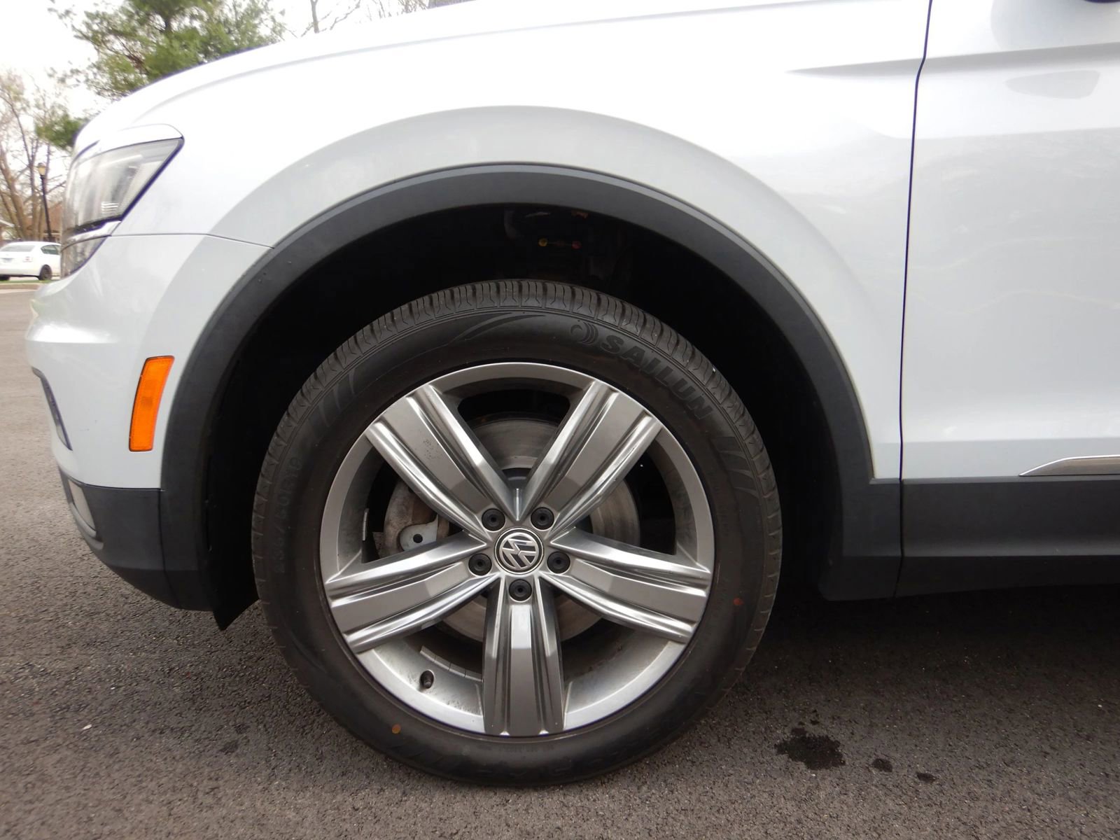 Used 2019 Volkswagen Tiguan SEL Premium AWD/4WD image 29