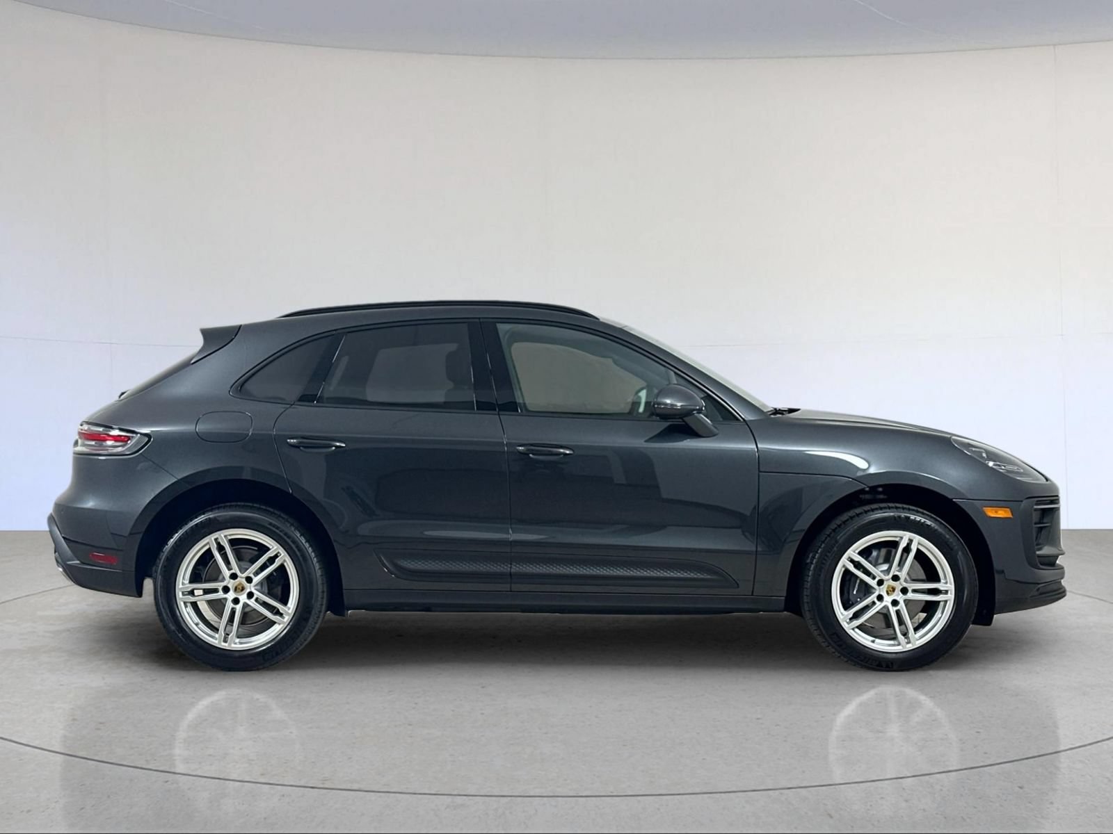 New 2026 Porsche Macan AWD/4WD image 9