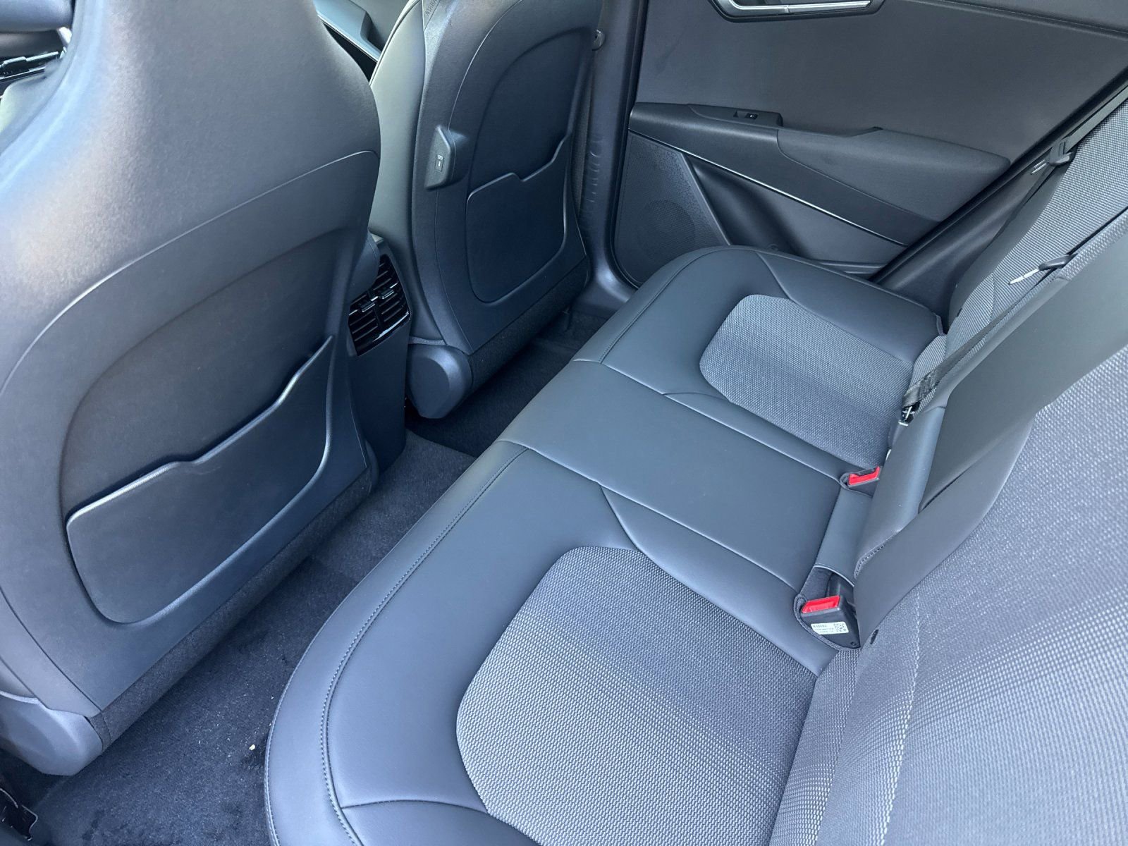 New 2026 Kia Niro EX FWD image 12