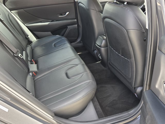 Used 2024 Hyundai Elantra Limited FWD image 15