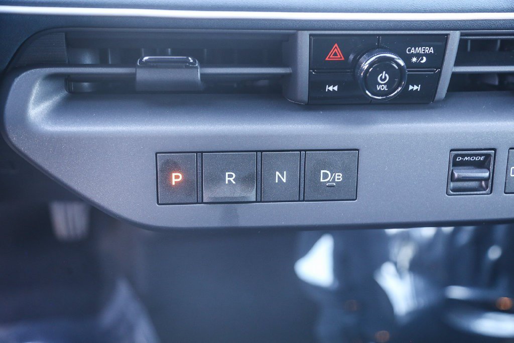 New 2026 Nissan Leaf w/ Illuminated Package FWD image 21