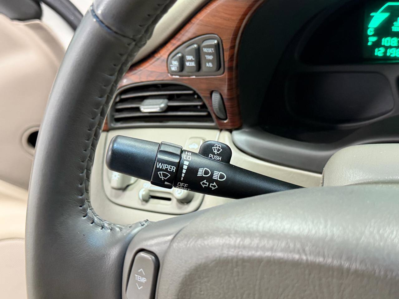 Used 2005 Cadillac De Ville Premium FWD image 29