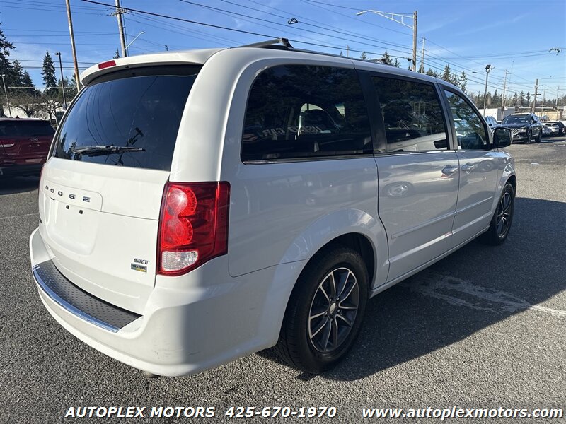 Used 2017 Dodge Grand Caravan SXT FWD image 7