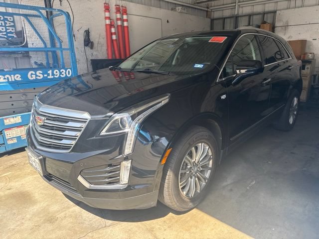 Used 2017 Cadillac XT5 Luxury FWD image 2