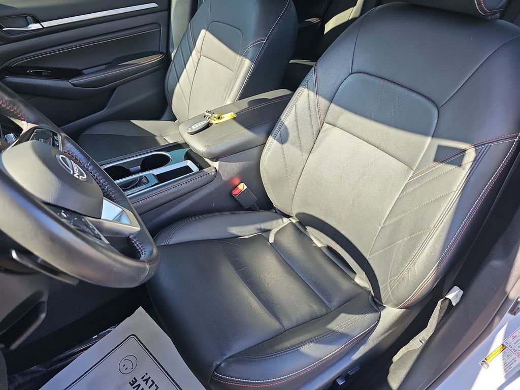 Used 2023 Nissan Altima 2.5 SR w/ SR Premium Package image 18