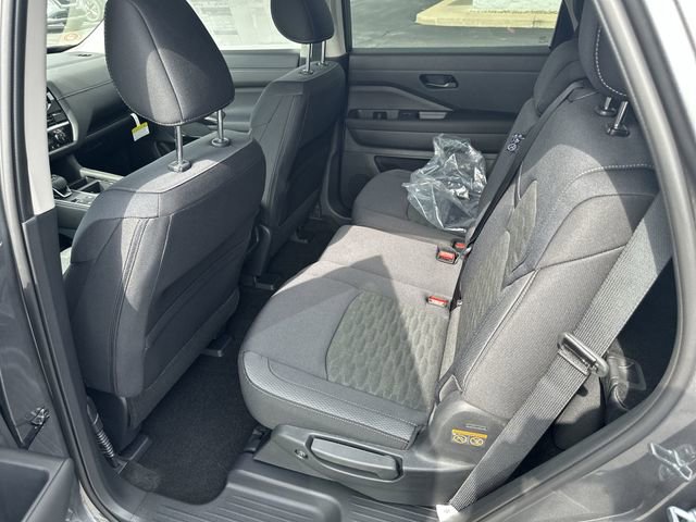 New 2025 Nissan Pathfinder SV image 12
