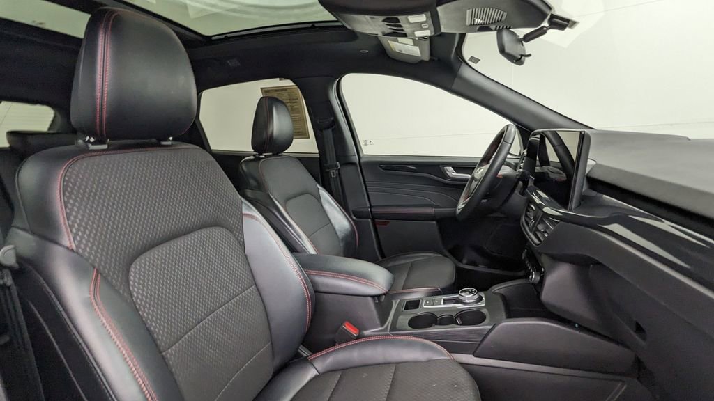 Certified 2023 Ford Escape ST-Line w/ Tech Pack #1 image 38