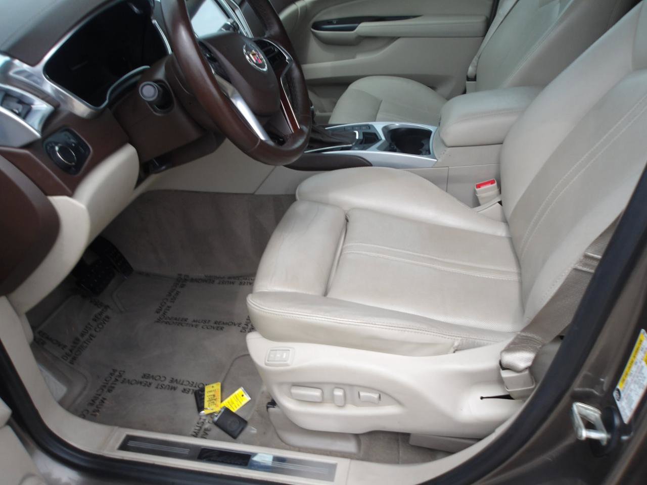 Used 2014 Cadillac SRX Luxury w/ Driver Awareness Package FWD image 19