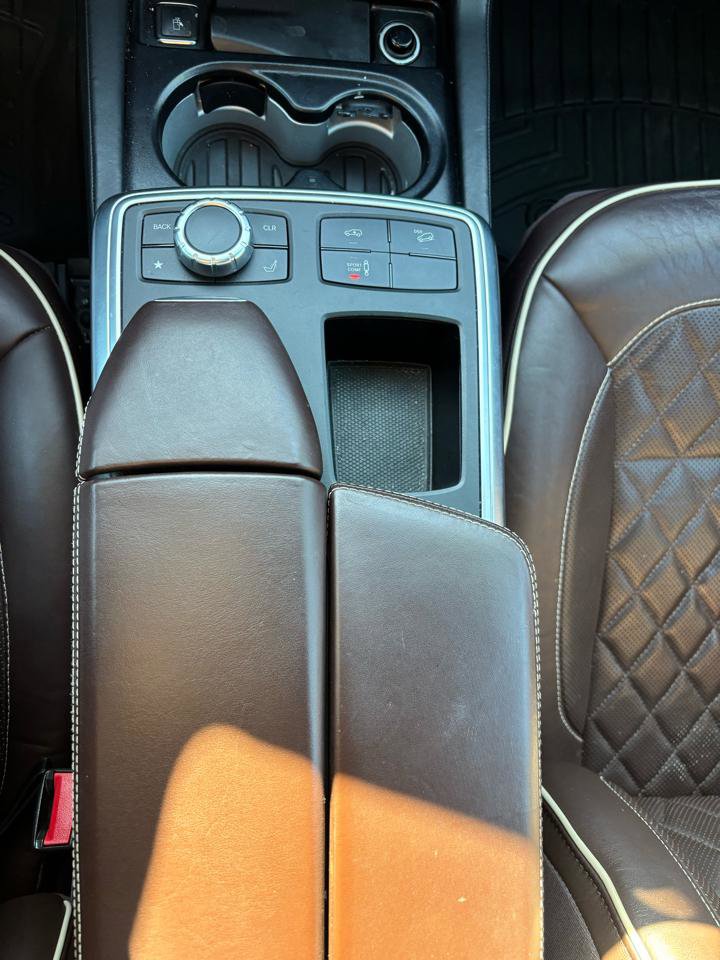 Used 2016 Mercedes-Benz GL 550 4MATIC image 11