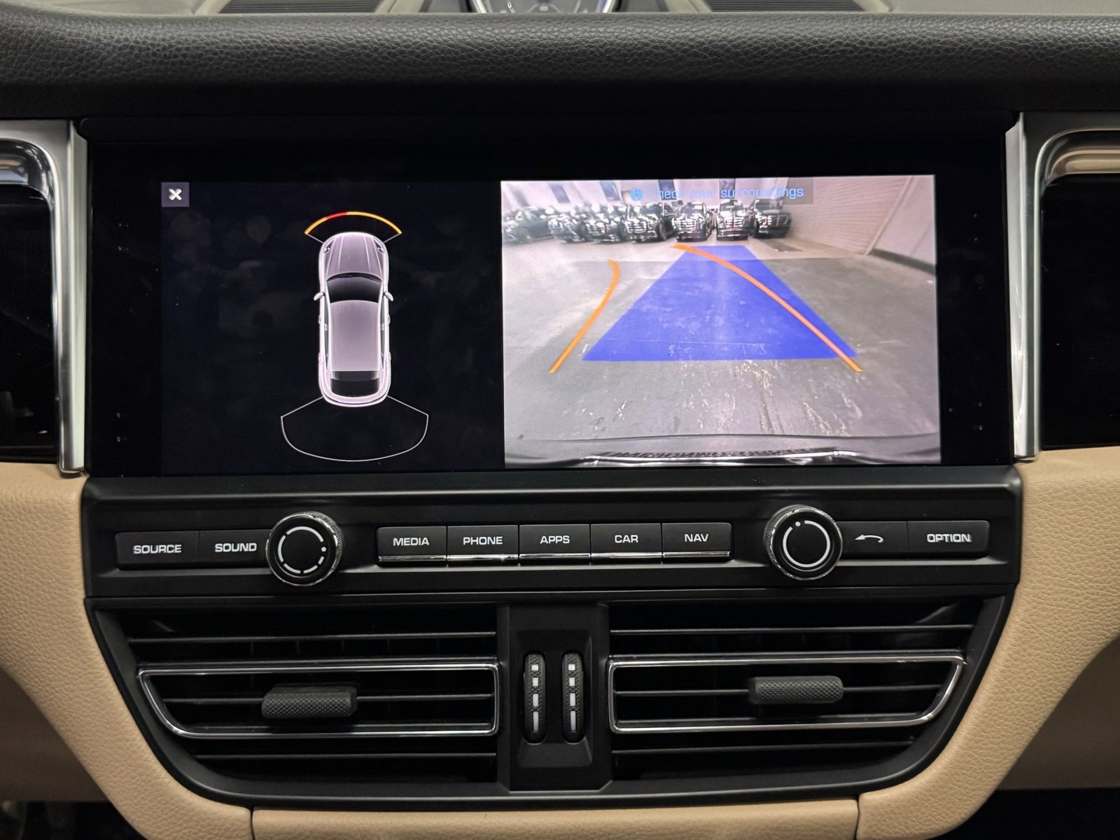 Used 2019 Porsche Macan Base image 33