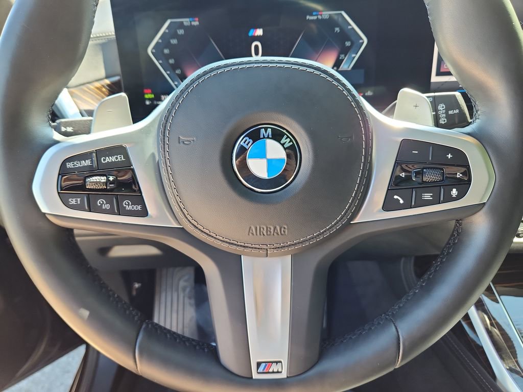 Used 2025 BMW X7 xDrive40i w/ M Sport Package AWD/4WD image 18