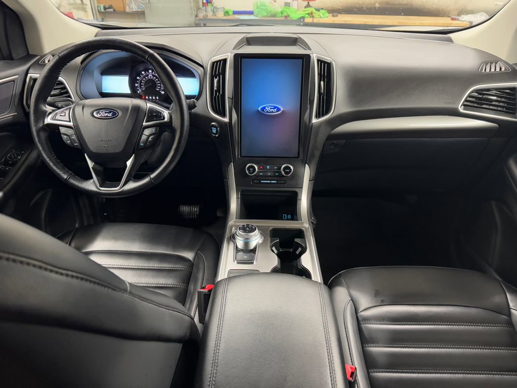 Used 2024 Ford Edge SEL image 17