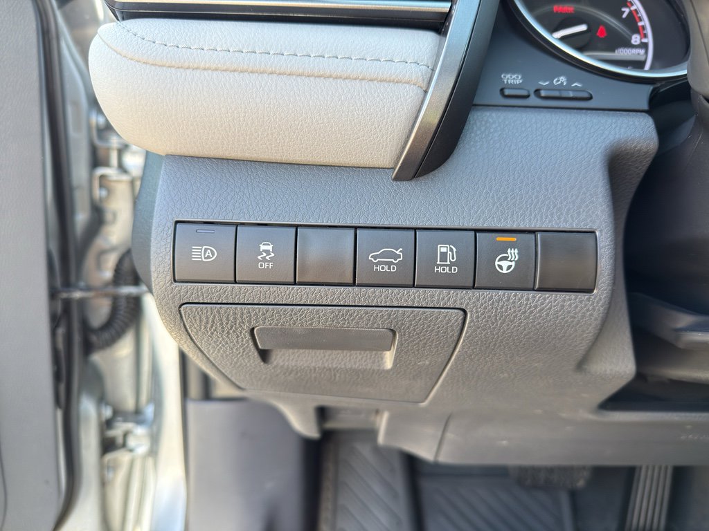 Used 2022 Toyota Camry LE image 14