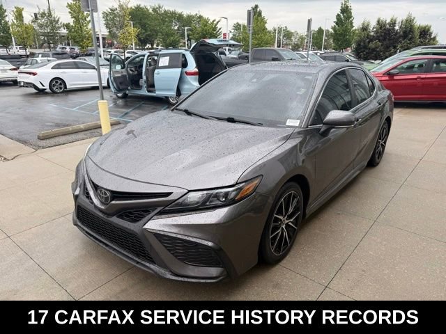 Used 2022 Toyota Camry SE w/ Audio Upgrade Package FWD image 3