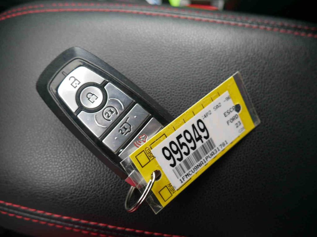 Used 2023 Ford Escape ST-Line Select image 28