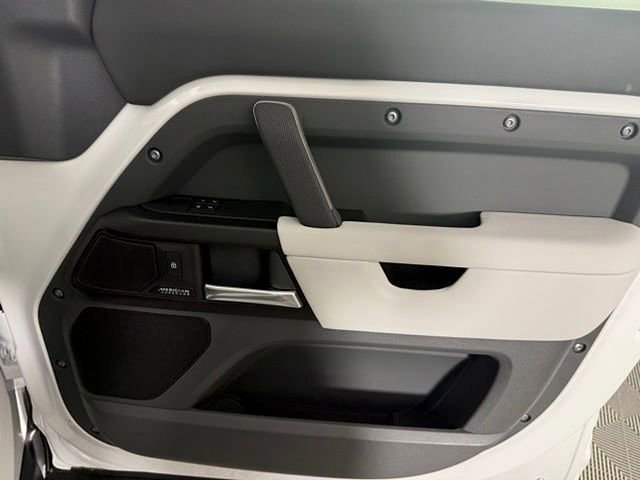 New 2026 Land Rover Defender 110 V8 image 36