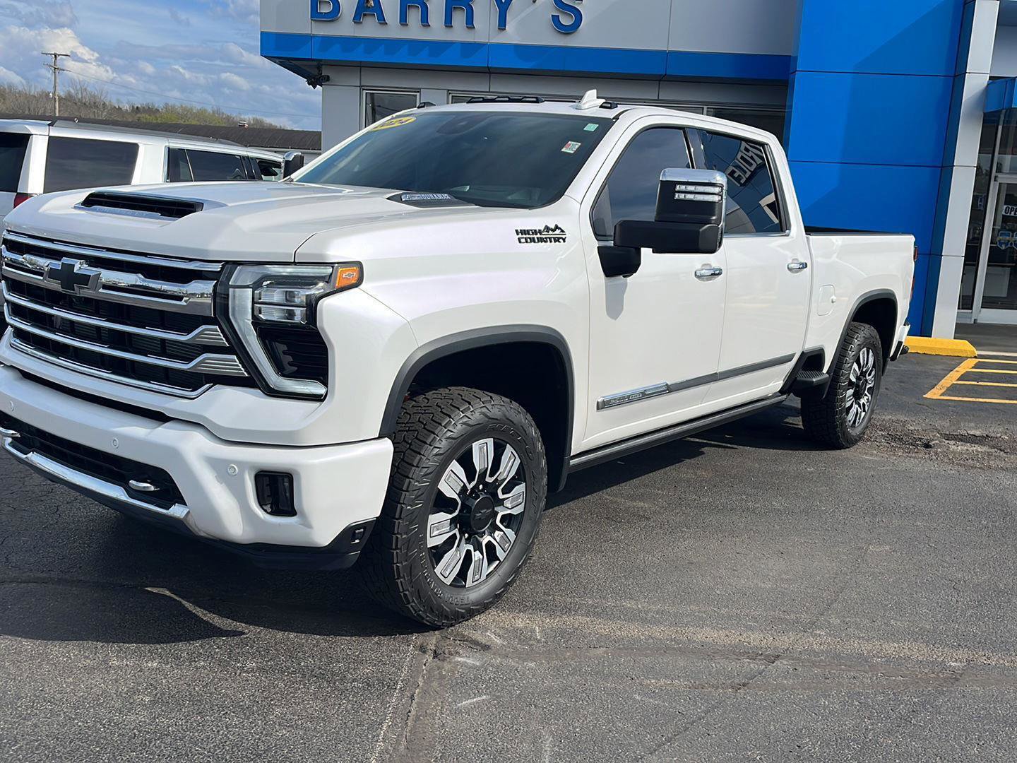 Used 2024 Chevrolet Silverado 2500 High Country w/ High Country Premium Package image 2