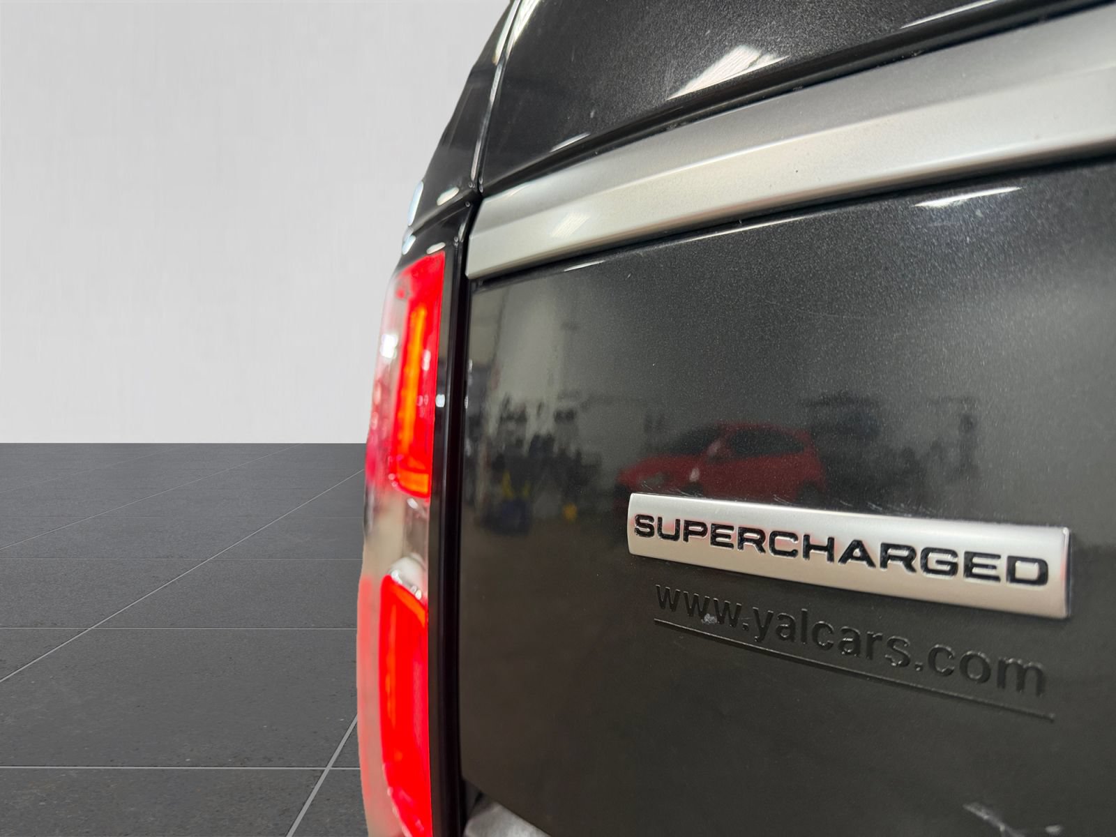 Used 2018 Land Rover Range Rover Supercharged AWD/4WD image 44