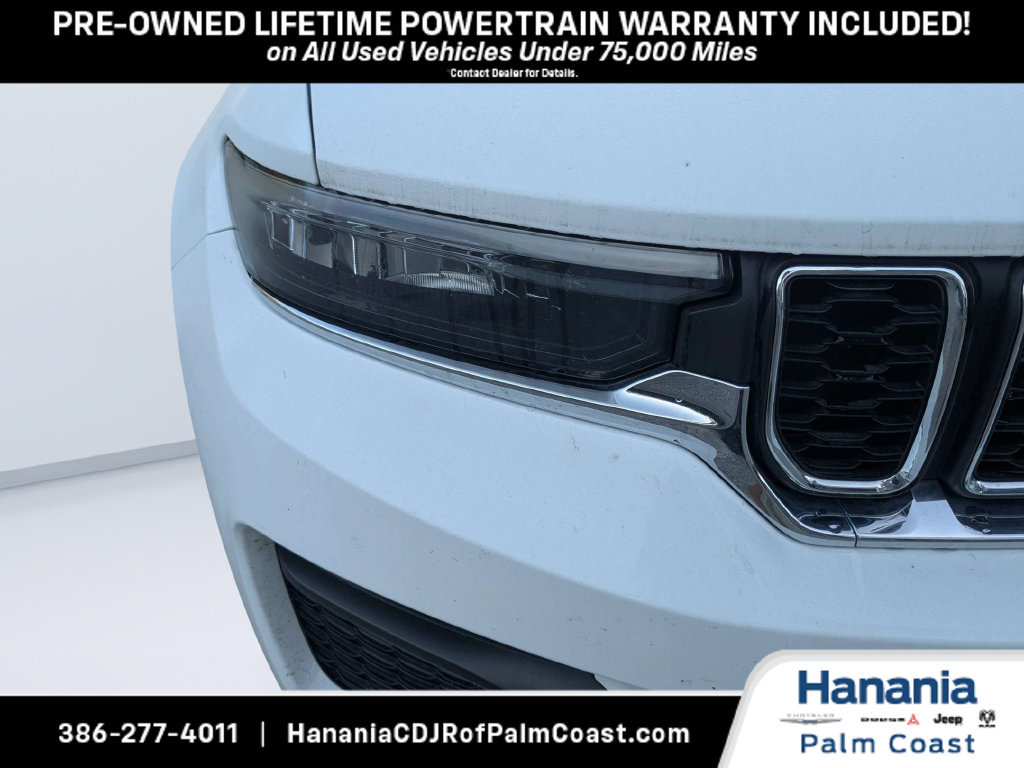 Used 2023 Jeep Grand Cherokee Laredo RWD image 9