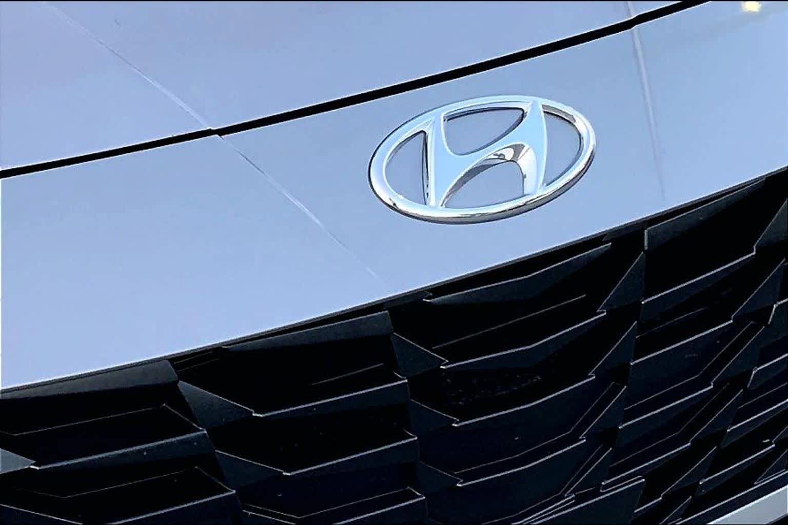 Used 2022 Hyundai Elantra SEL w/ Convenience Package FWD image 29