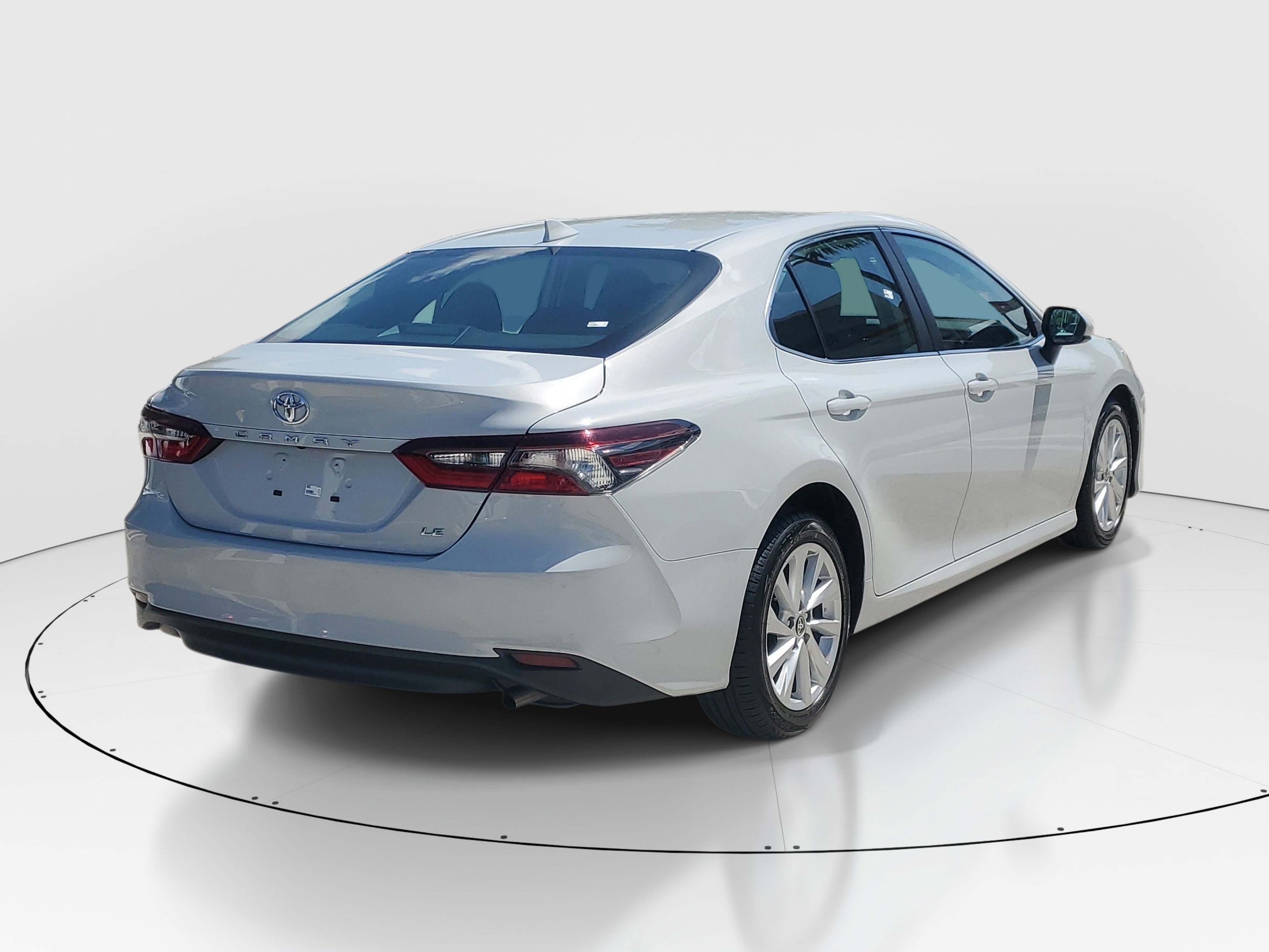 Used 2024 Toyota Camry LE FWD image 3