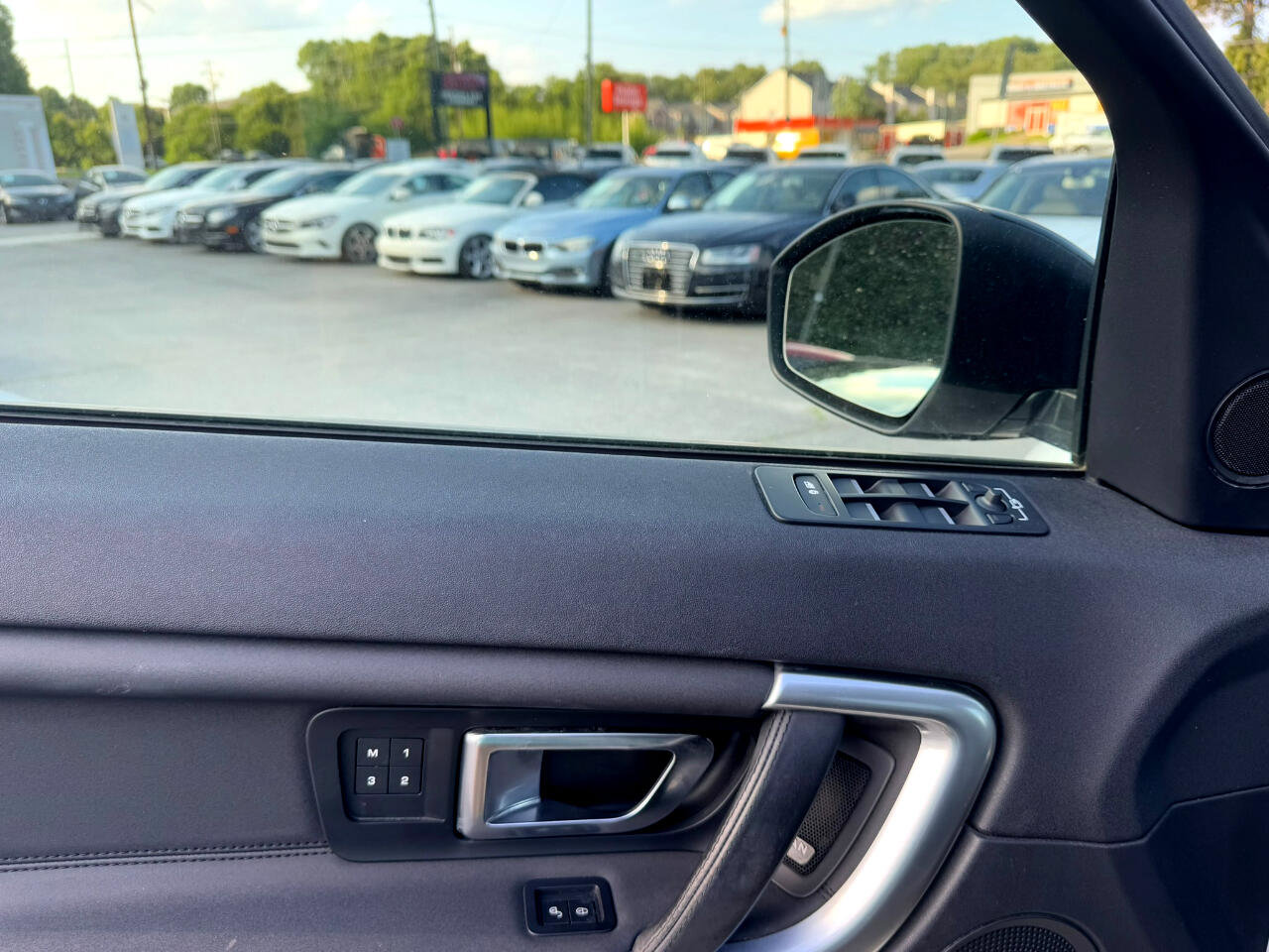 Used 2018 Land Rover Discovery Sport HSE image 7