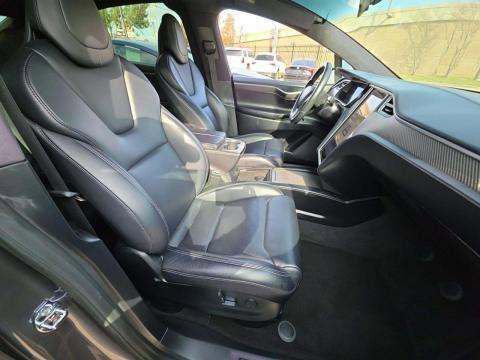 Used 2018 Tesla Model X 75D image 5