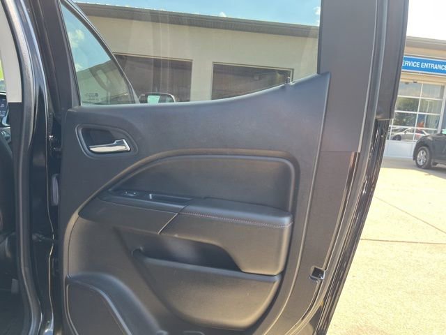 Used 2016 GMC Canyon SLE w/ All Terrain Package AWD/4WD image 19