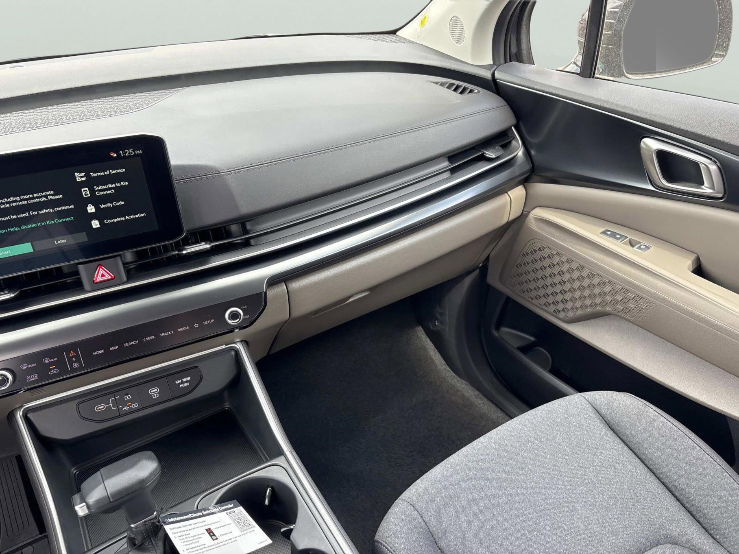 New 2026 Kia Carnival LX FWD image 14