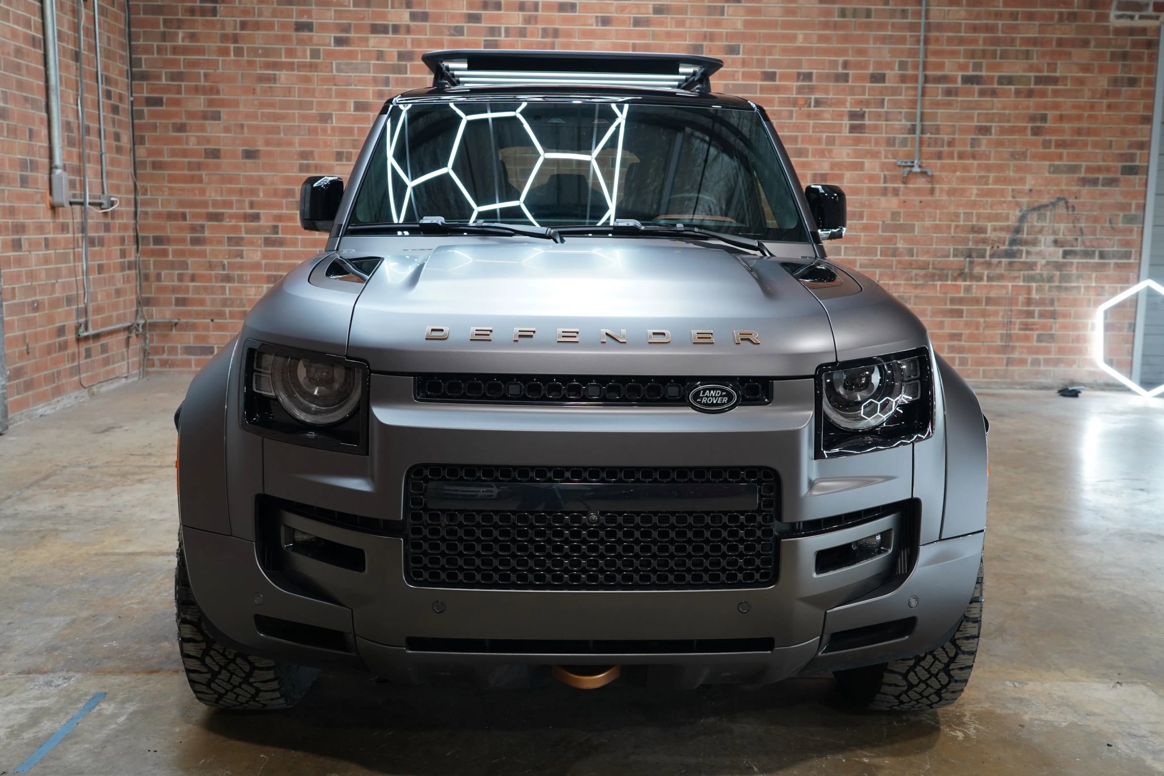 Used 2025 Land Rover Defender 110 image 6