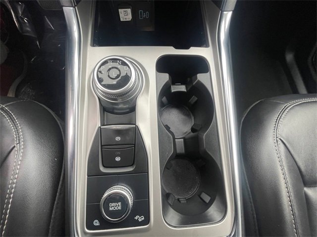 Used 2022 Ford Explorer XLT w/ Equipment Group 202A image 24