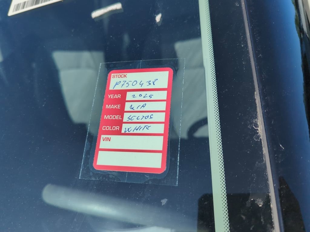 Certified 2025 Kia Seltos LX image 6