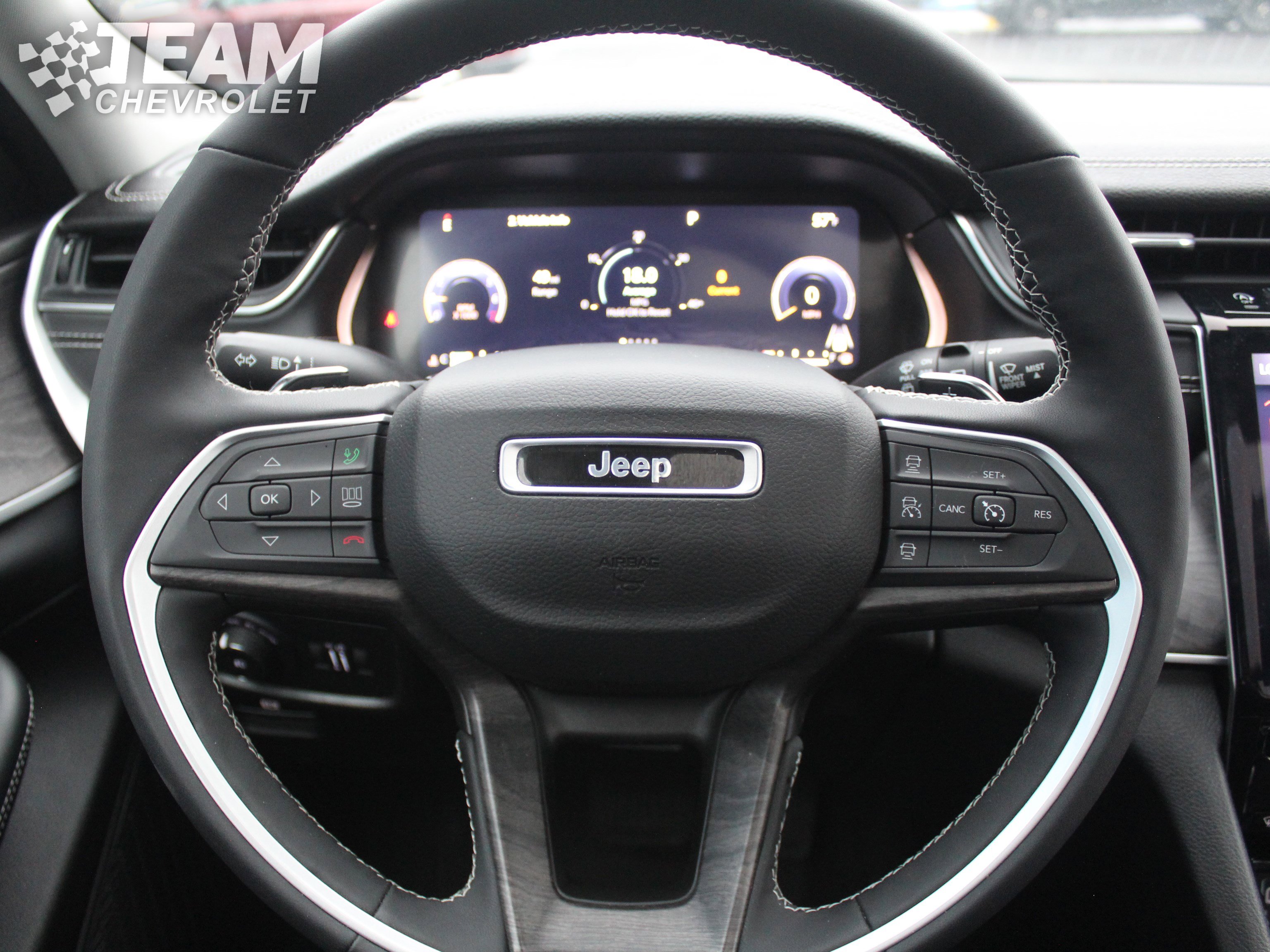 Used 2024 Jeep Grand Cherokee L Limited image 14