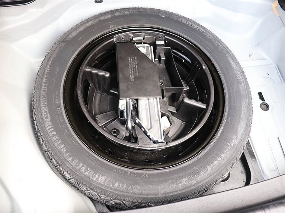 Used 2010 Mercedes-Benz E 350 Sport image 25