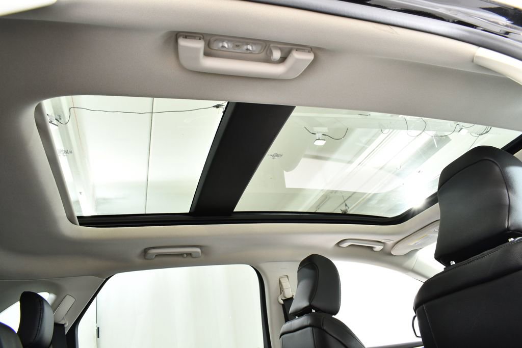 Used 2024 Ford Edge Titanium w/ Equipment Group 301A image 18